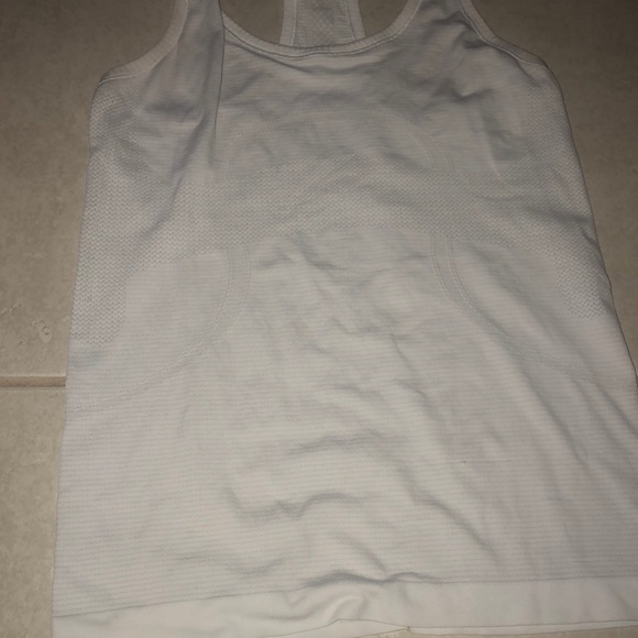 Lululemon Racerback tank top -white. Size 6 - Picture 2 of 5